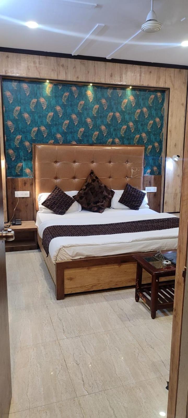 Hotel Metro Lucknow Bagian luar foto
